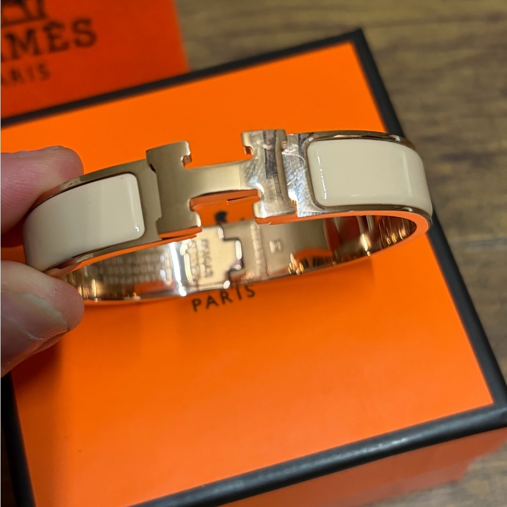 Hermes - Picture 3 of 10